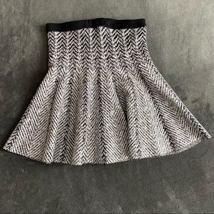 Guess Black & Silver/Metallic Skater Skirt Size L